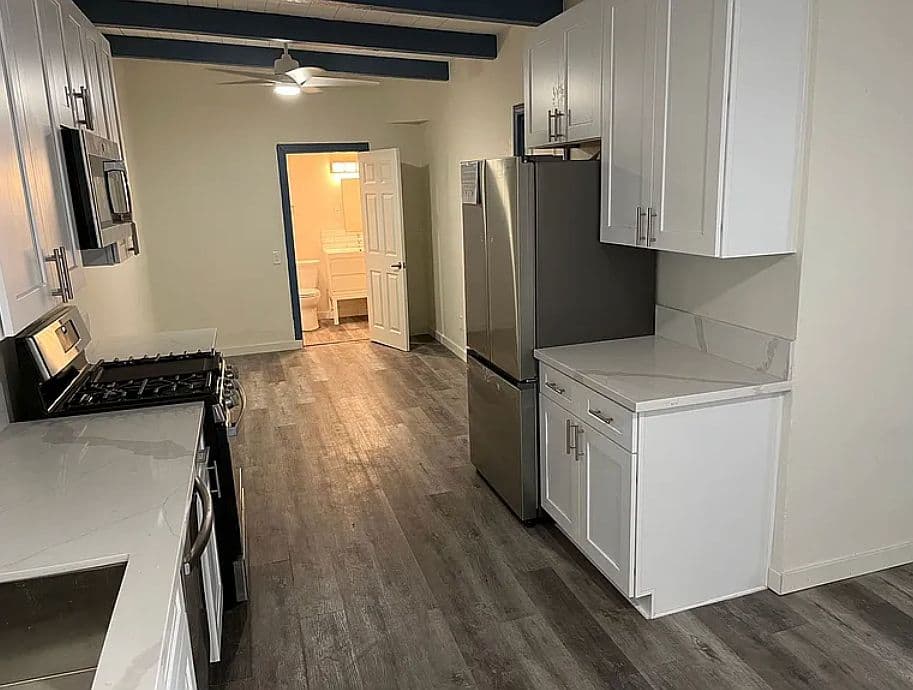 Hillcrest Apartments — Unit 4